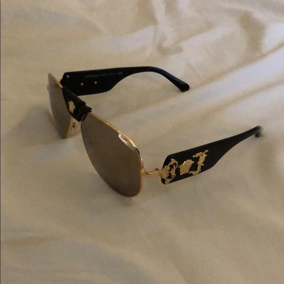 Versace Sunglasses - Picture 3 of 4